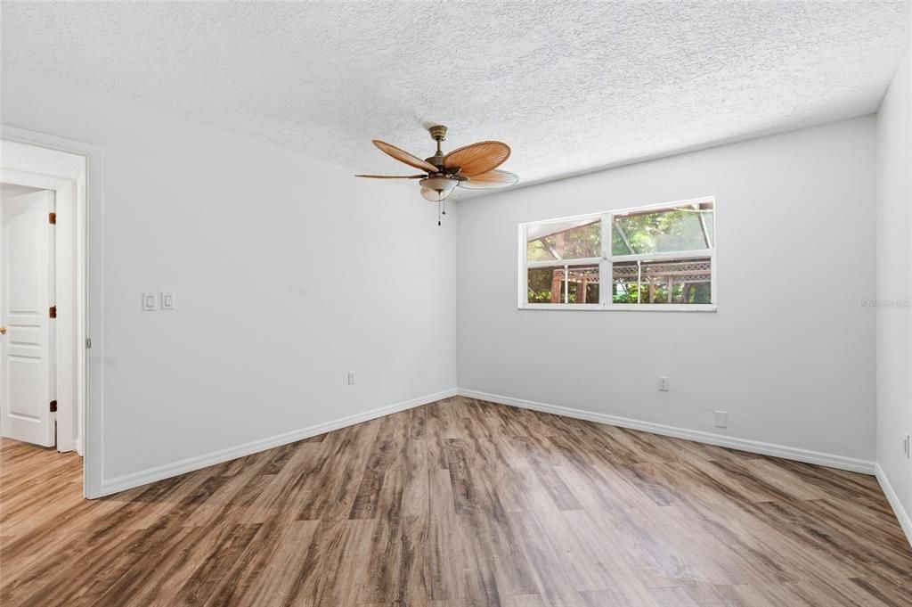 Active With Contract: $469,000 (3 beds, 2 baths, 1656 Square Feet)