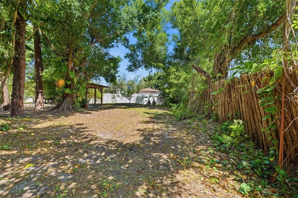 Active With Contract: $469,000 (3 beds, 2 baths, 1656 Square Feet)