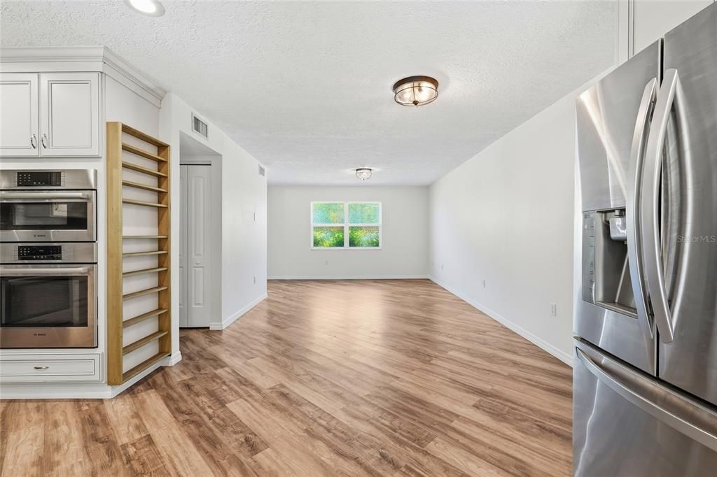 Active With Contract: $469,000 (3 beds, 2 baths, 1656 Square Feet)