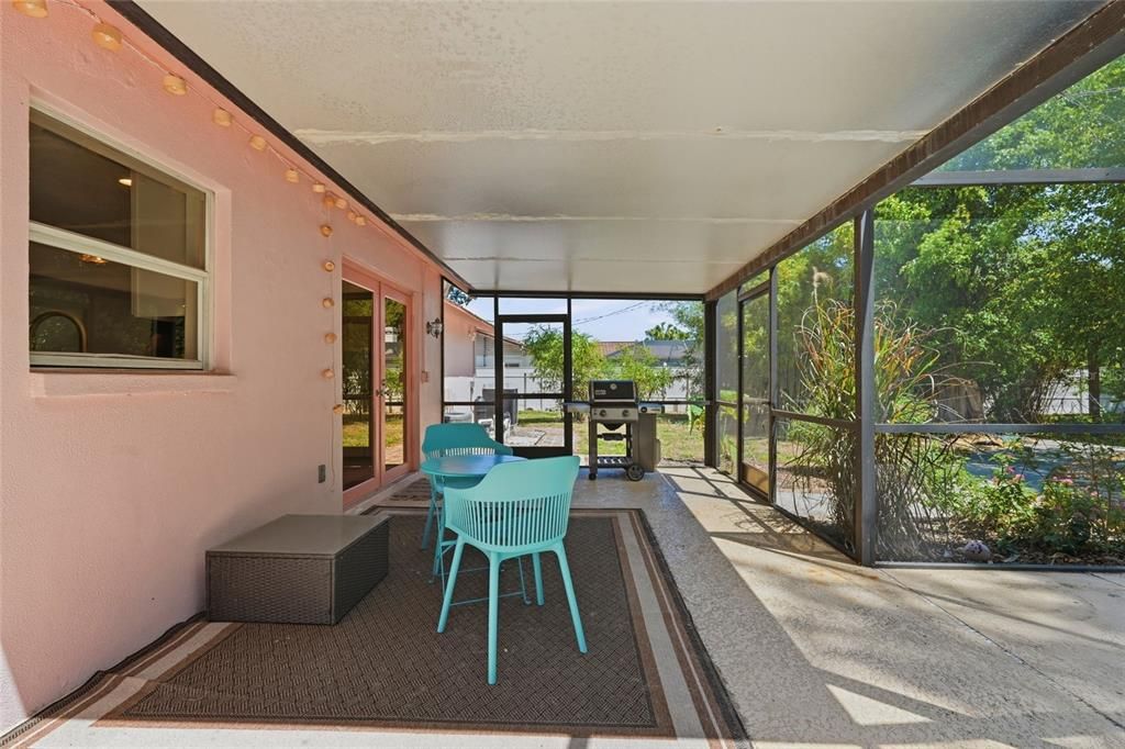 Active With Contract: $469,000 (3 beds, 2 baths, 1656 Square Feet)