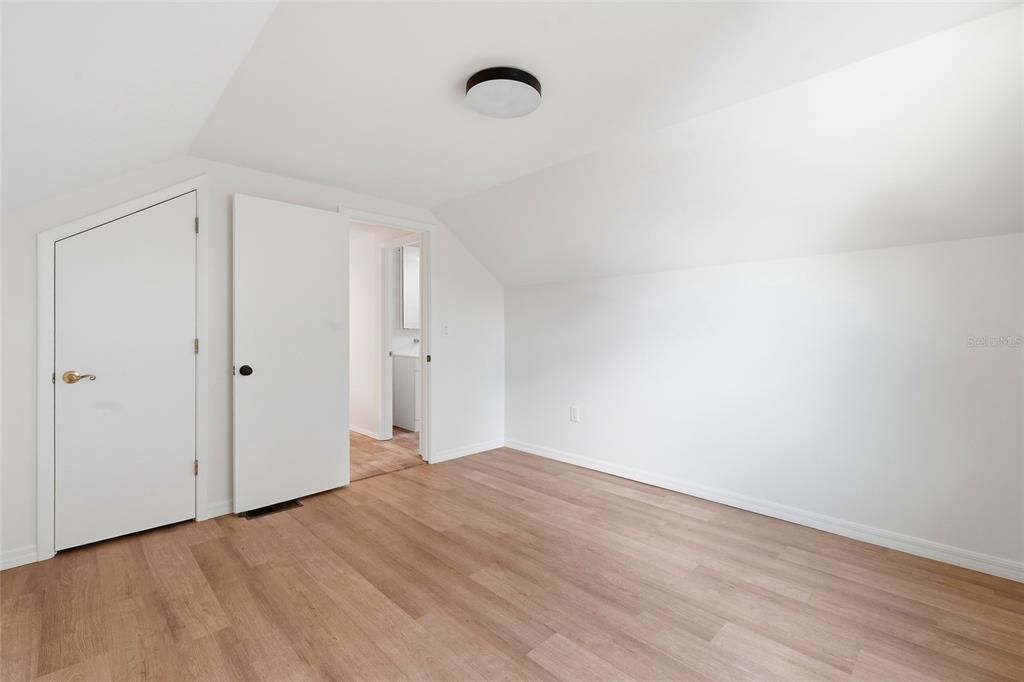 Active With Contract: $469,000 (3 beds, 2 baths, 1656 Square Feet)