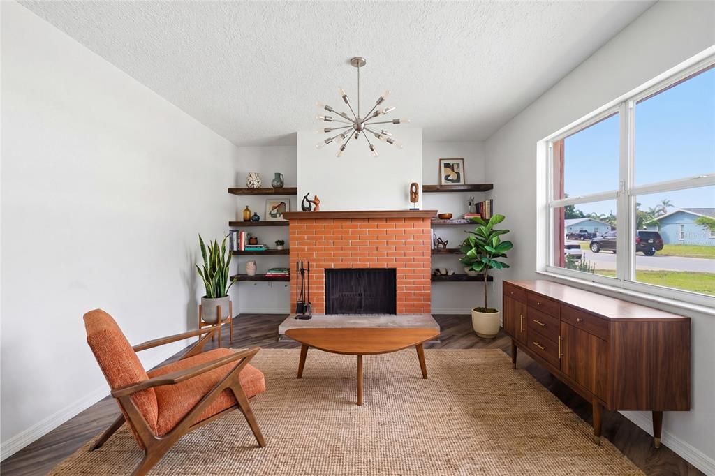 Active With Contract: $469,000 (3 beds, 2 baths, 1656 Square Feet)