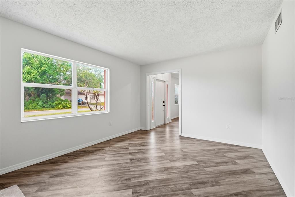 Active With Contract: $469,000 (3 beds, 2 baths, 1656 Square Feet)