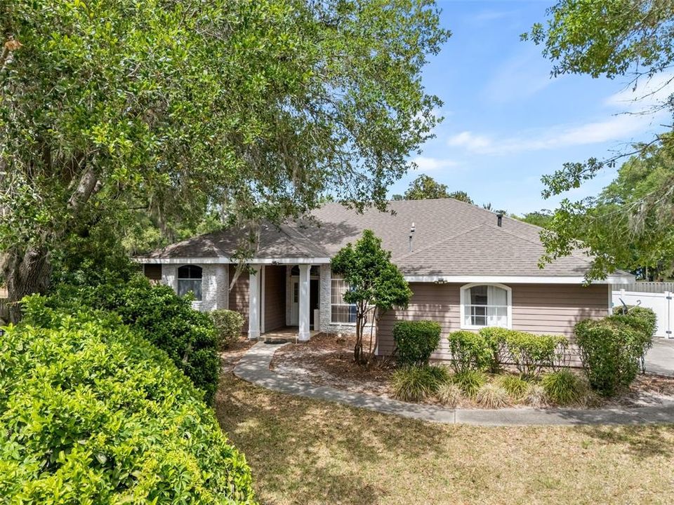 For Sale: $524,900 (4 beds, 3 baths, 2566 Square Feet)