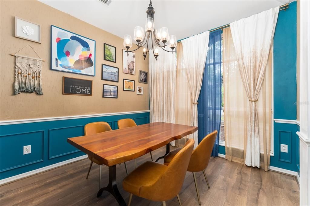 For Sale: $524,900 (4 beds, 3 baths, 2566 Square Feet)