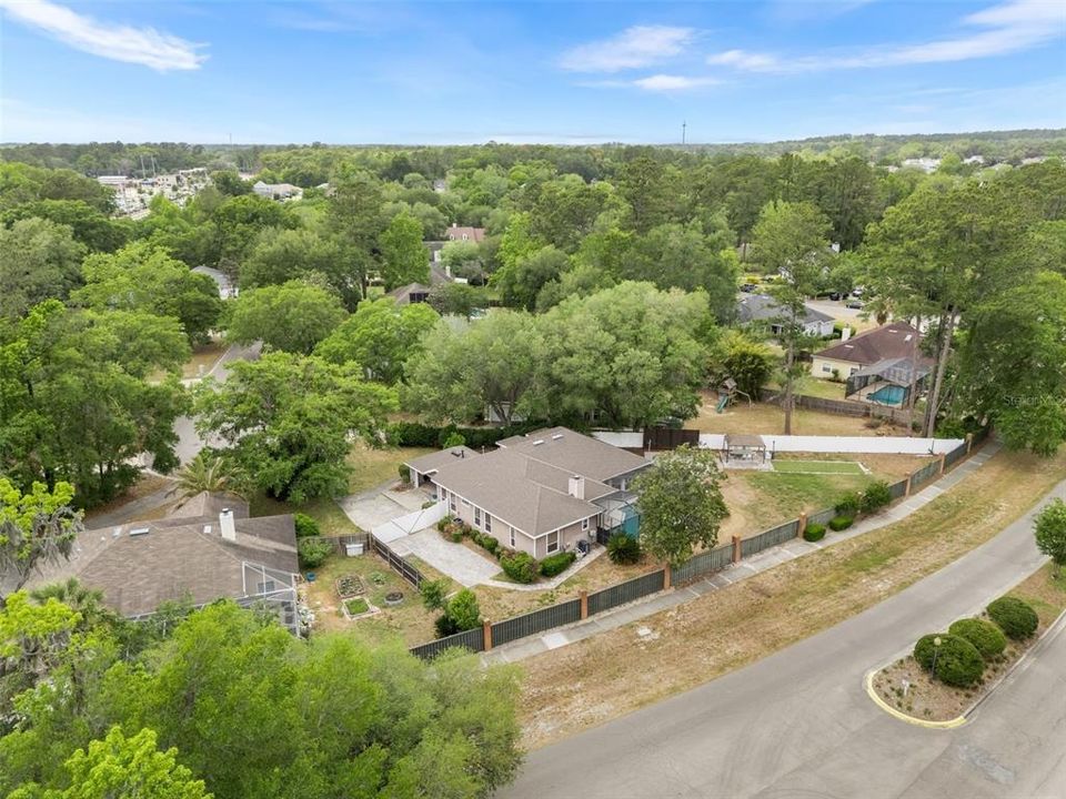 For Sale: $524,900 (4 beds, 3 baths, 2566 Square Feet)