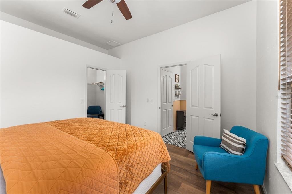 For Sale: $524,900 (4 beds, 3 baths, 2566 Square Feet)