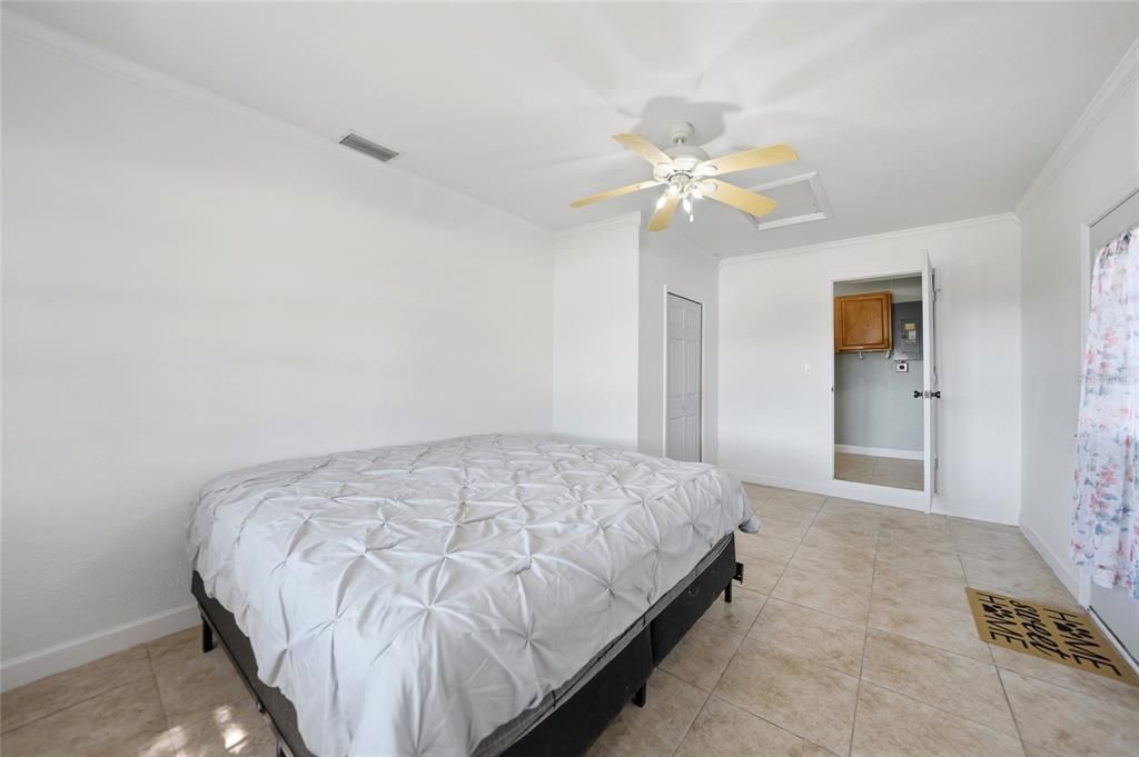 Activo con contrato: $189,900 (3 camas, 1 baños, 987 Pies cuadrados)
