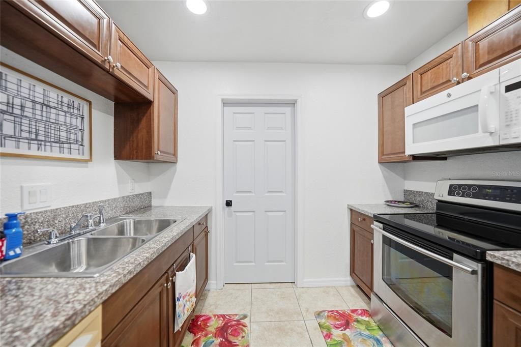 Activo con contrato: $189,900 (3 camas, 1 baños, 987 Pies cuadrados)