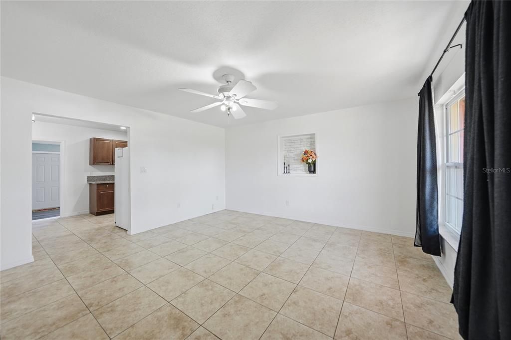 Activo con contrato: $189,900 (3 camas, 1 baños, 987 Pies cuadrados)