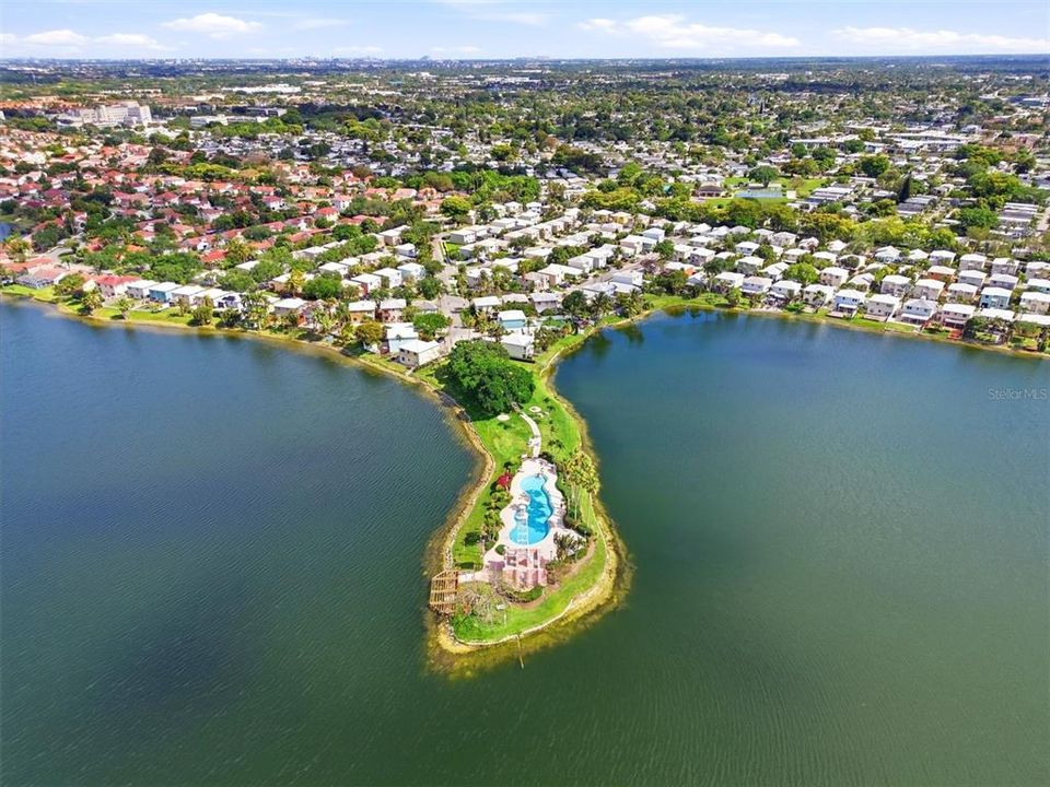 En Venta: $599,000 (4 camas, 2 baños, 1696 Pies cuadrados)