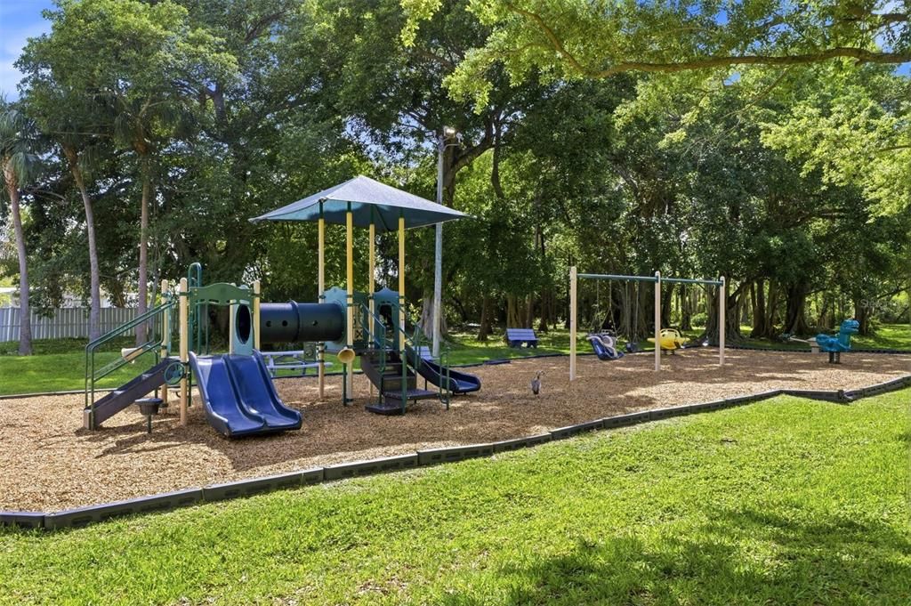 En Venta: $599,000 (4 camas, 2 baños, 1696 Pies cuadrados)