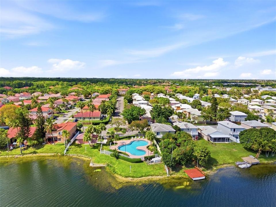 En Venta: $599,000 (4 camas, 2 baños, 1696 Pies cuadrados)