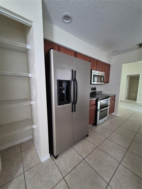 Под контрактом: $194,500 (2 спален, 2 ванн, 1442 Квадратных фут)