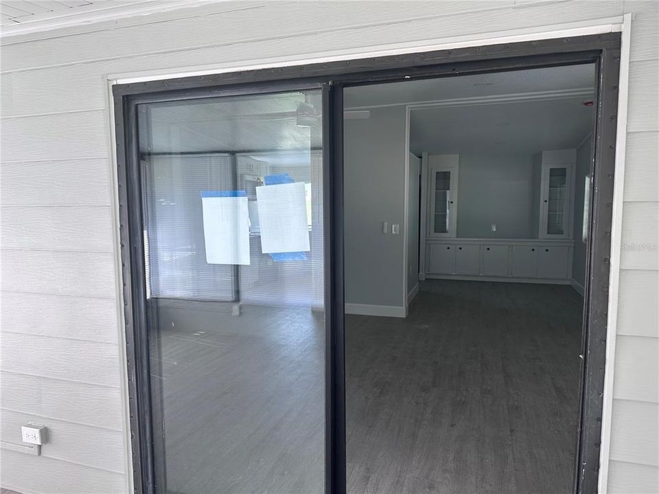 На продажу: $164,900 (2 спален, 2 ванн, 1092 Квадратных фут)