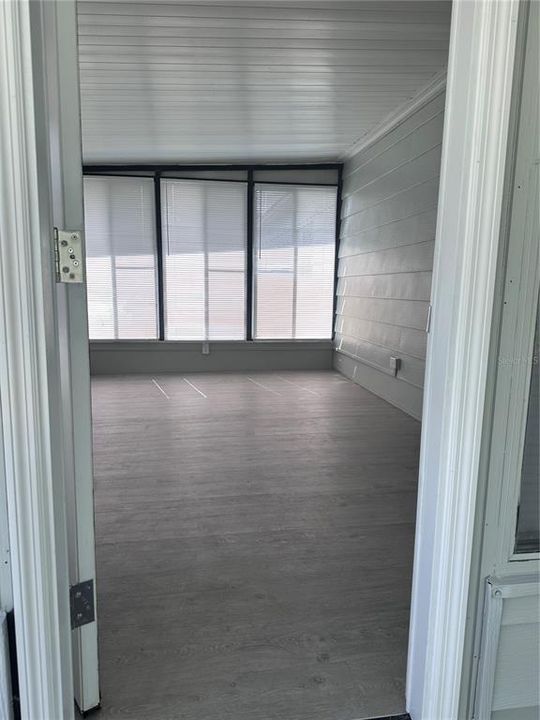 На продажу: $164,900 (2 спален, 2 ванн, 1092 Квадратных фут)