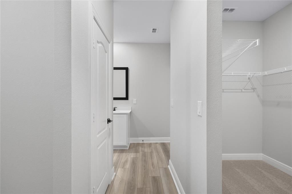 Activo con contrato: $370,900 (3 camas, 2 baños, 1902 Pies cuadrados)