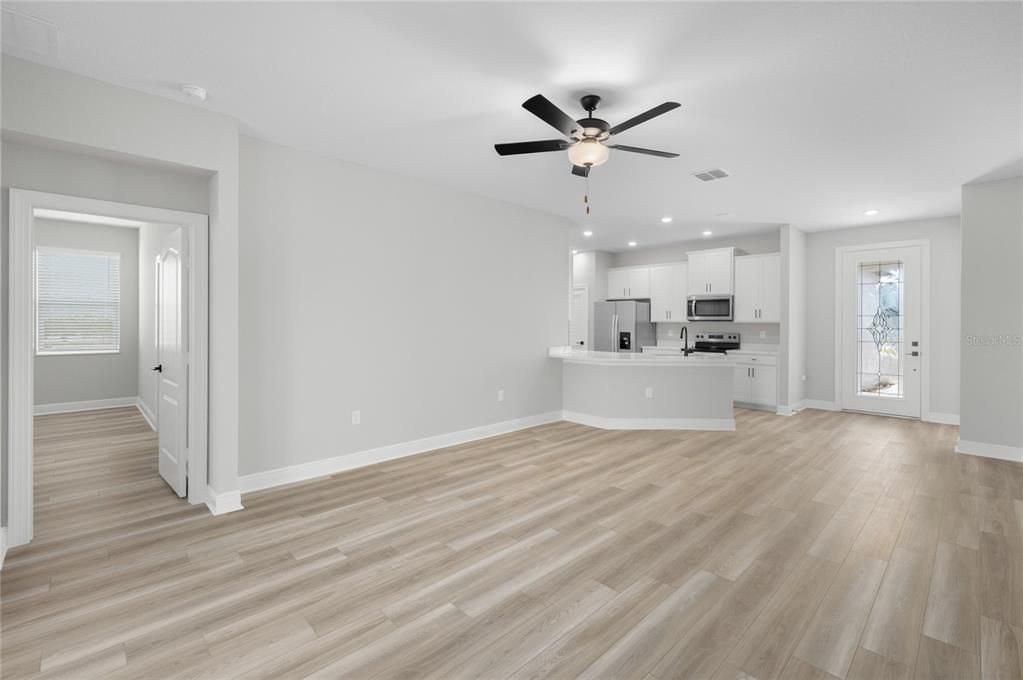 Activo con contrato: $370,900 (3 camas, 2 baños, 1902 Pies cuadrados)