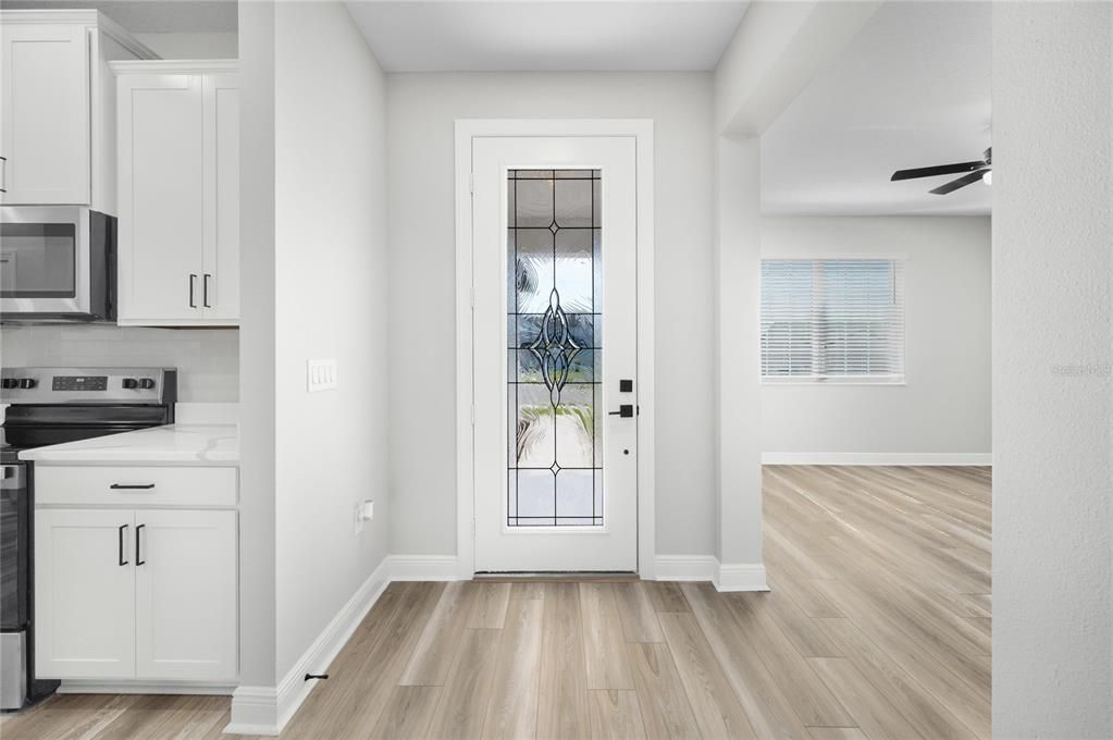 Activo con contrato: $370,900 (3 camas, 2 baños, 1902 Pies cuadrados)