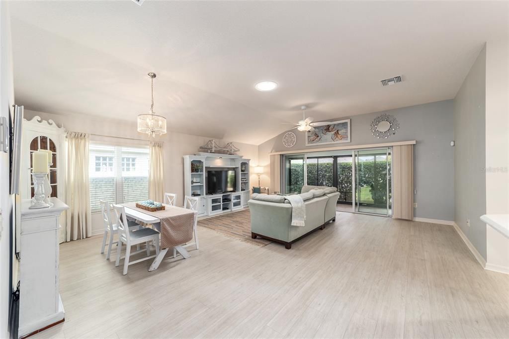En Venta: $529,900 (3 camas, 3 baños, 1903 Pies cuadrados)