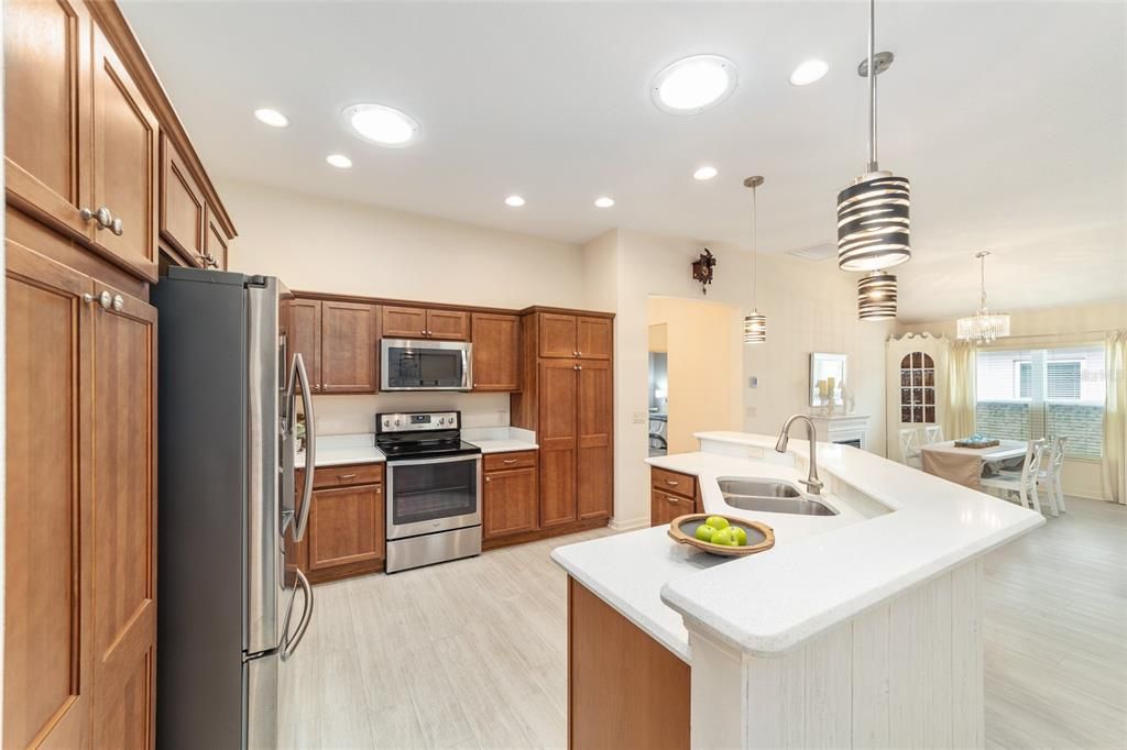 En Venta: $529,900 (3 camas, 3 baños, 1903 Pies cuadrados)