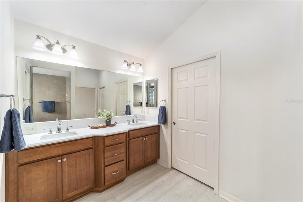 En Venta: $529,900 (3 camas, 3 baños, 1903 Pies cuadrados)