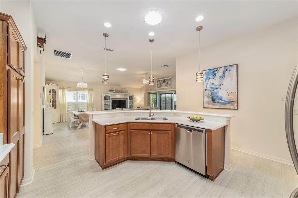 En Venta: $529,900 (3 camas, 3 baños, 1903 Pies cuadrados)