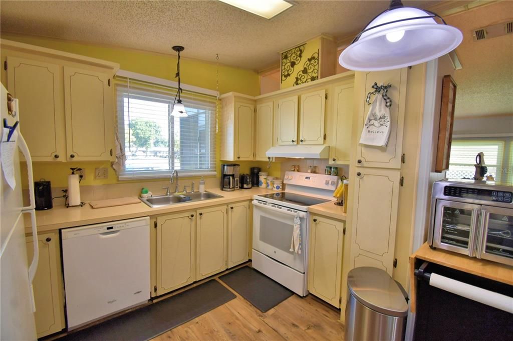 En Venta: $145,000 (2 camas, 2 baños, 1000 Pies cuadrados)