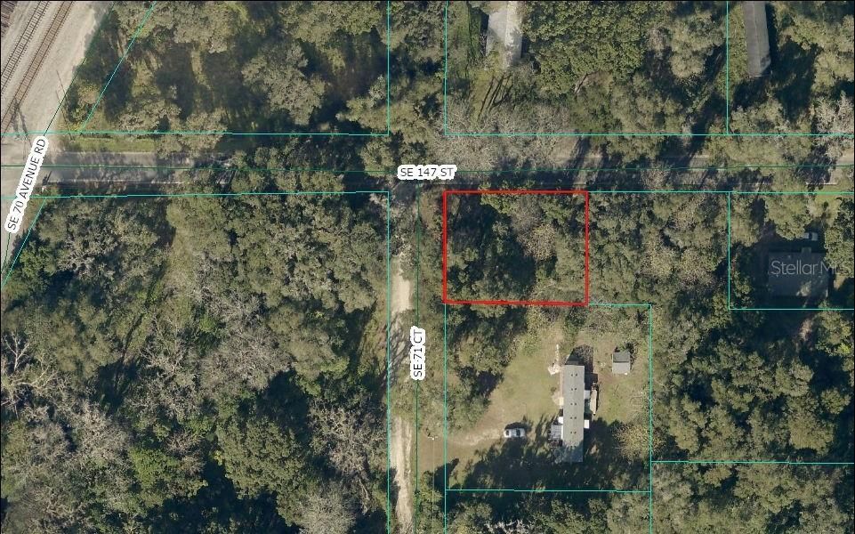 На продажу: $16,500 (0.18 acres)