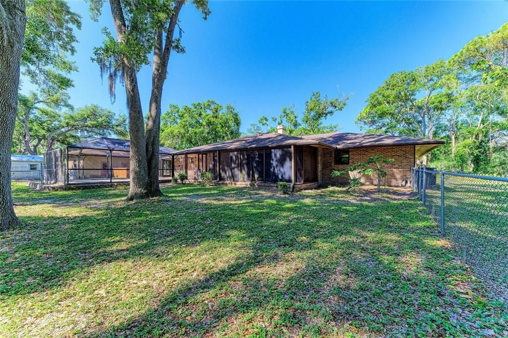 Activo con contrato: $685,000 (4 camas, 3 baños, 2639 Pies cuadrados)