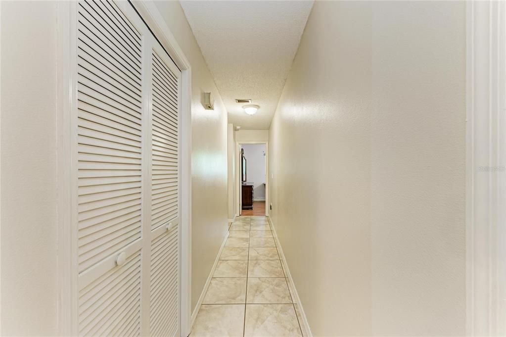 Activo con contrato: $685,000 (4 camas, 3 baños, 2639 Pies cuadrados)