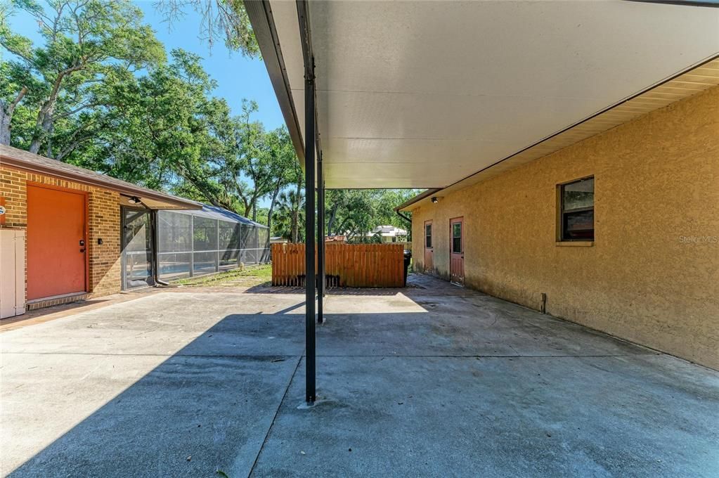 Activo con contrato: $685,000 (4 camas, 3 baños, 2639 Pies cuadrados)