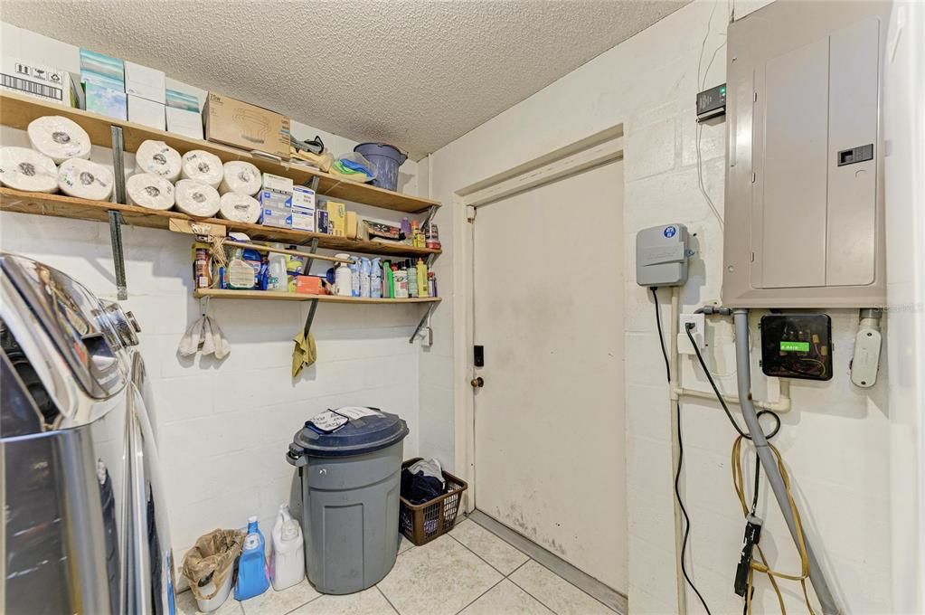 Activo con contrato: $685,000 (4 camas, 3 baños, 2639 Pies cuadrados)