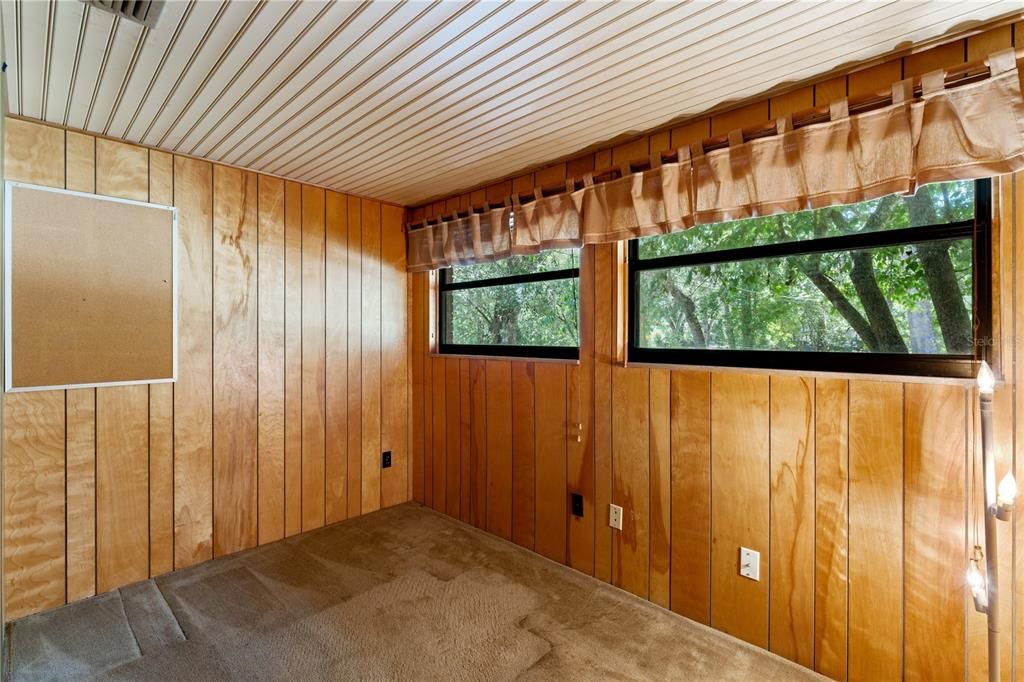 Activo con contrato: $350,000 (3 camas, 2 baños, 1846 Pies cuadrados)