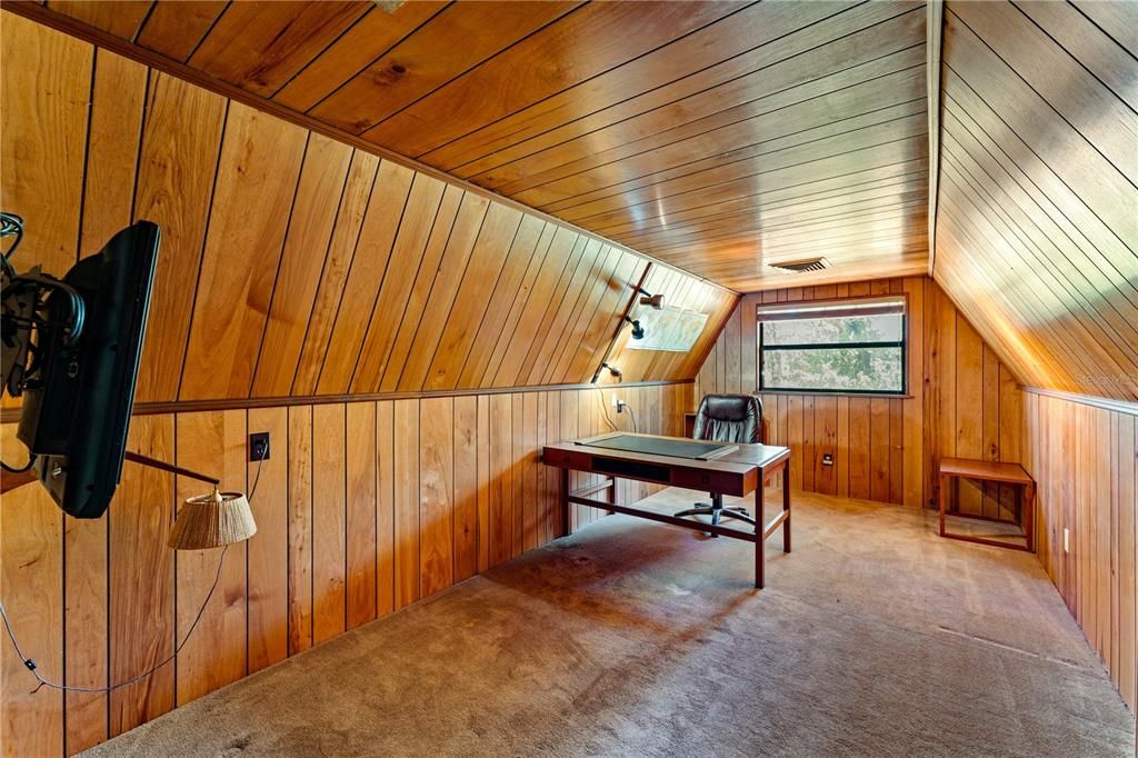 Activo con contrato: $350,000 (3 camas, 2 baños, 1846 Pies cuadrados)