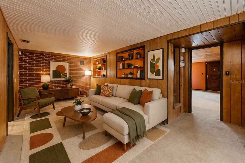 Activo con contrato: $350,000 (3 camas, 2 baños, 1846 Pies cuadrados)