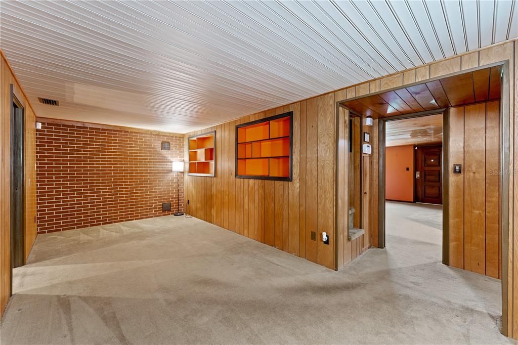 Activo con contrato: $350,000 (3 camas, 2 baños, 1846 Pies cuadrados)