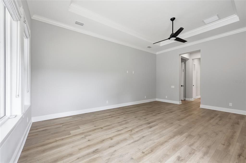 Active With Contract: $960,000 (4 beds, 3 baths, 3124 Square Feet)