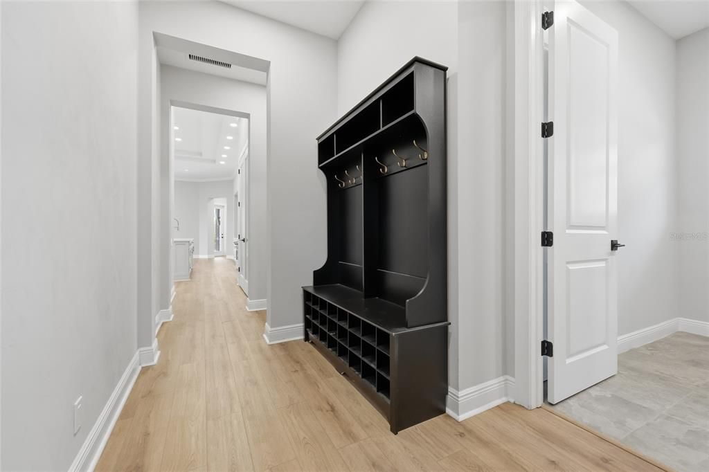Active With Contract: $960,000 (4 beds, 3 baths, 3124 Square Feet)