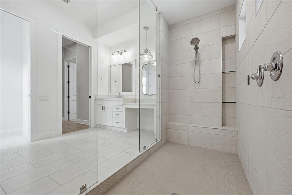 Active With Contract: $960,000 (4 beds, 3 baths, 3124 Square Feet)