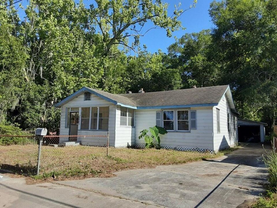 Recently Rented: $950 (3 beds, 2 baths, 1258 Square Feet)