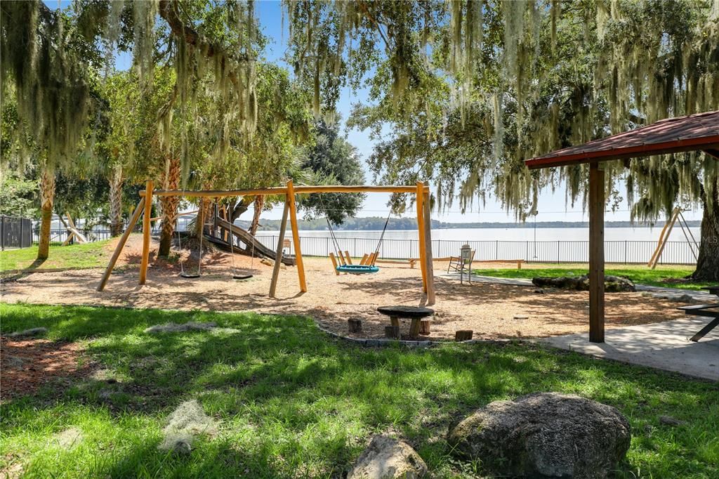 En Venta: $337,000 (3 camas, 2 baños, 1530 Pies cuadrados)