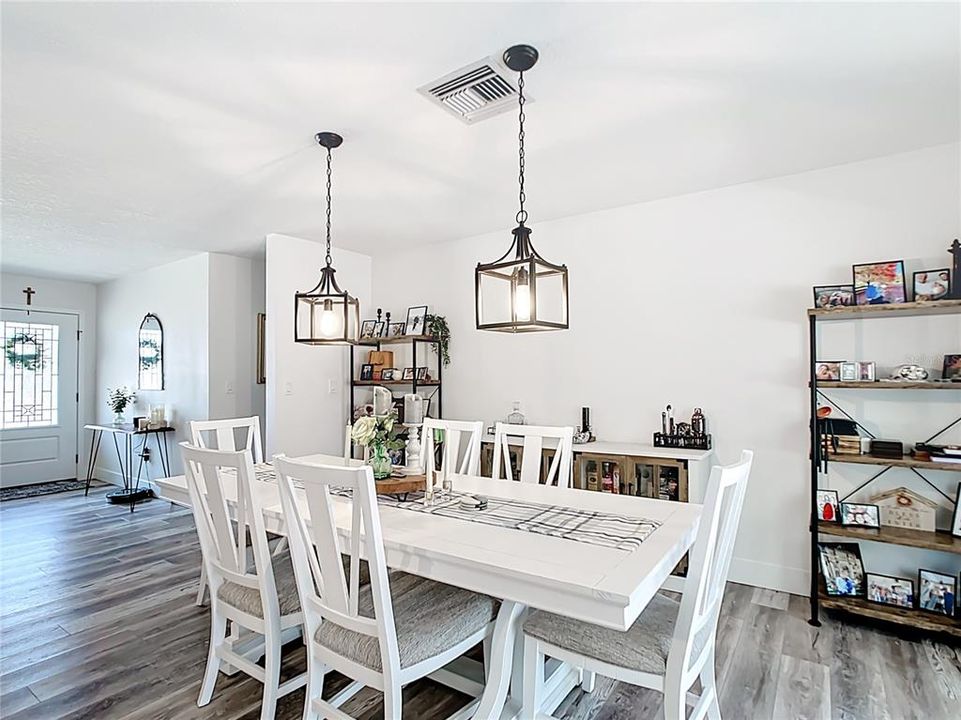 На продажу: $429,000 (3 спален, 2 ванн, 1608 Квадратных фут)