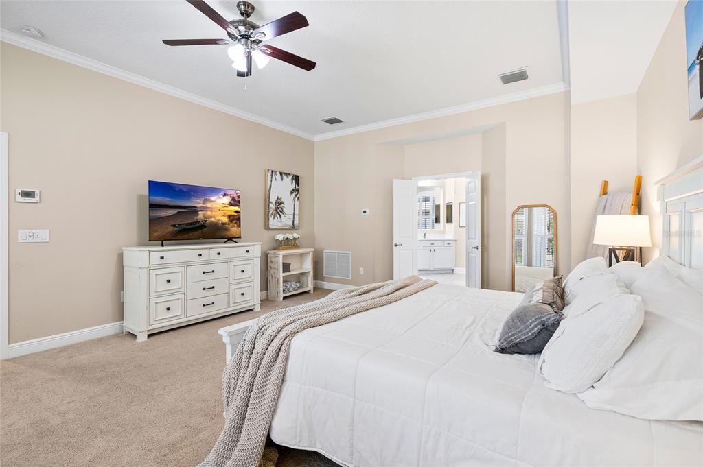 Active With Contract: $1,050,000 (4 beds, 4 baths, 4266 Square Feet)