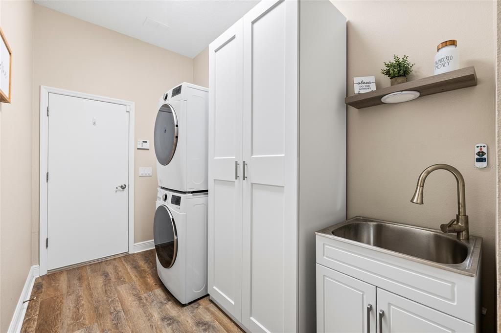 Active With Contract: $1,050,000 (4 beds, 4 baths, 4266 Square Feet)