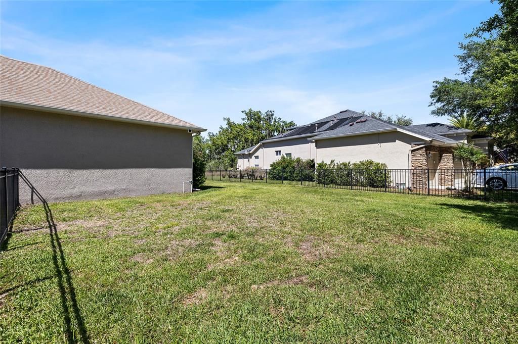 Active With Contract: $1,050,000 (4 beds, 4 baths, 4266 Square Feet)