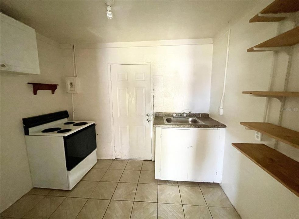 В аренду: $600 (1 спален, 1 ванн, 425 Квадратных фут)