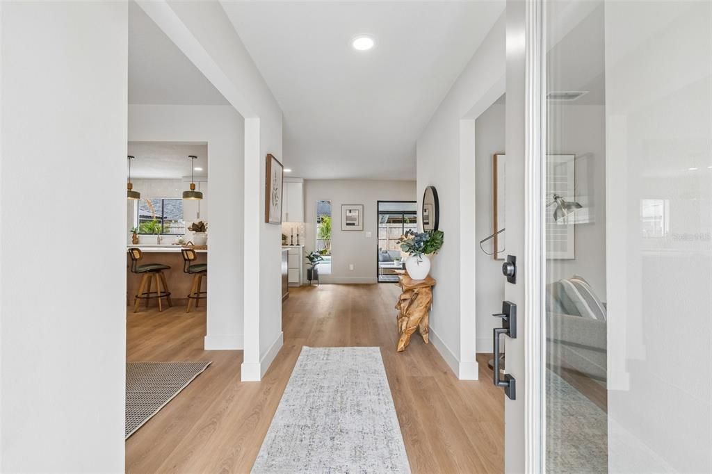 Activo con contrato: $765,000 (4 camas, 2 baños, 2228 Pies cuadrados)