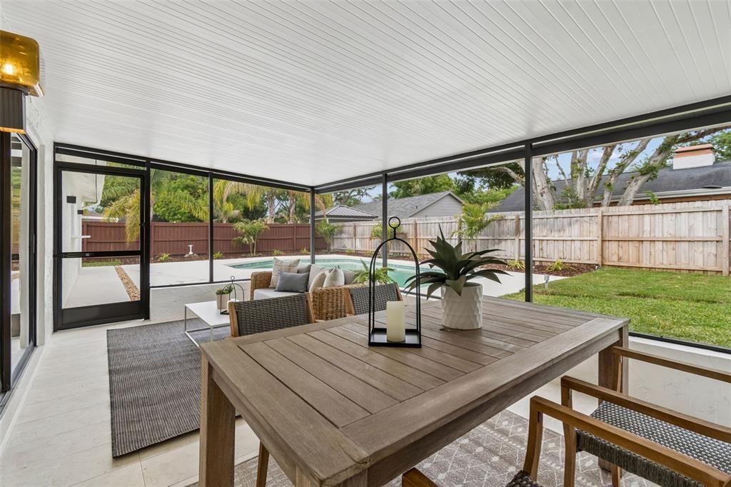 Activo con contrato: $765,000 (4 camas, 2 baños, 2228 Pies cuadrados)