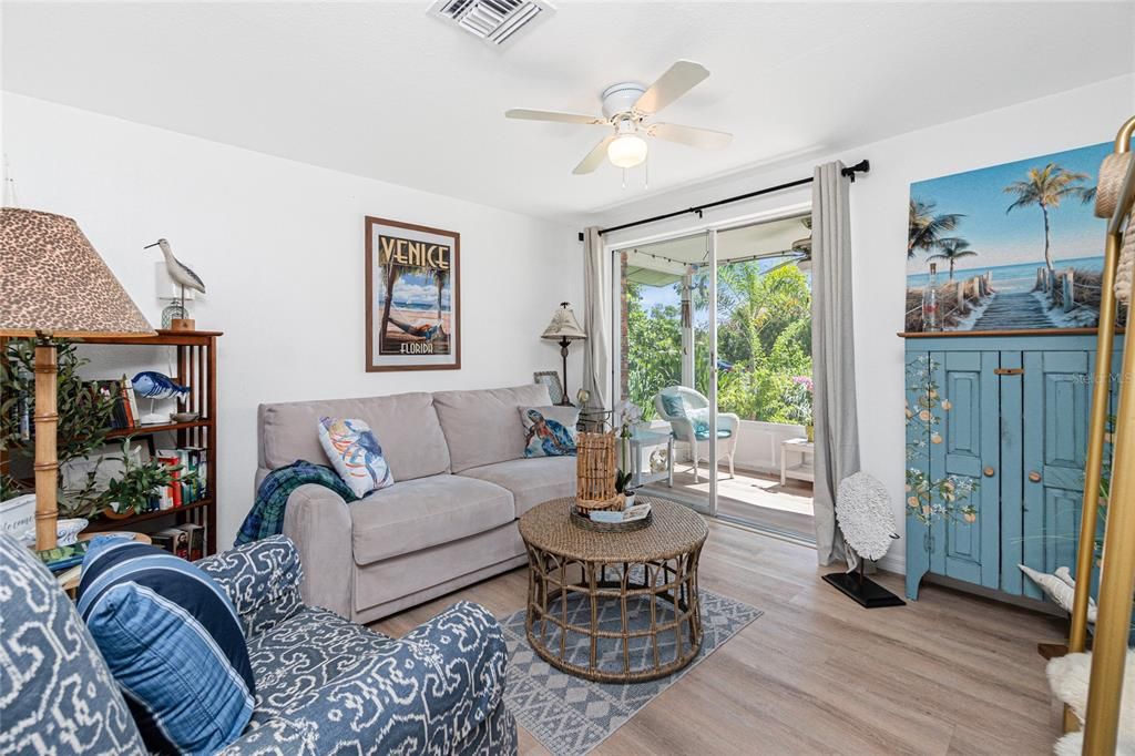 For Rent: $2,300 (1 beds, 1 baths, 840 Square Feet)